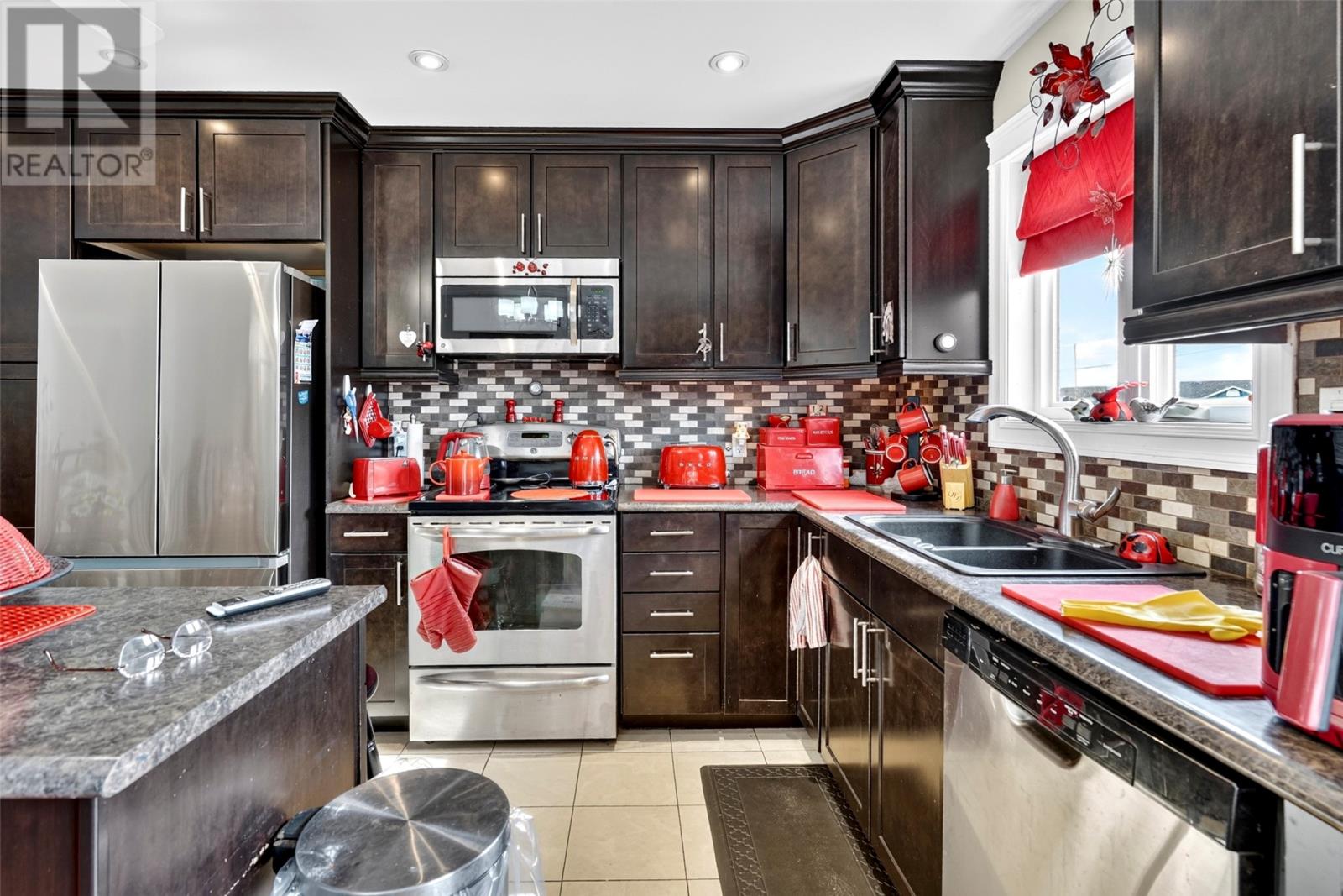 5 Shea Place Property Photo 12
