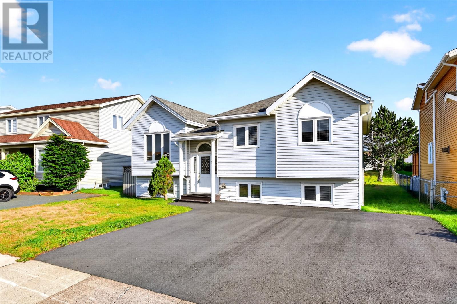 81 Paddy Dobbin Drive Property Photo 2