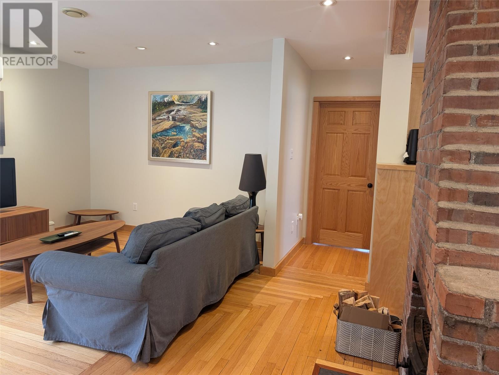 6 Elm Place Property Photo 4