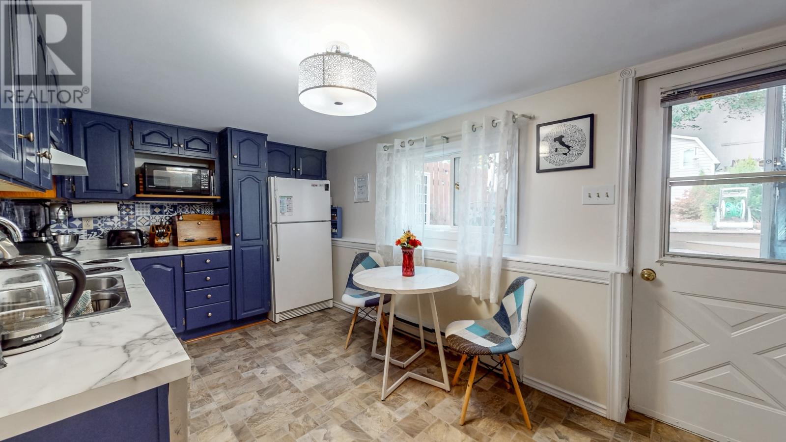 52 Cabot Street Property Photo 6