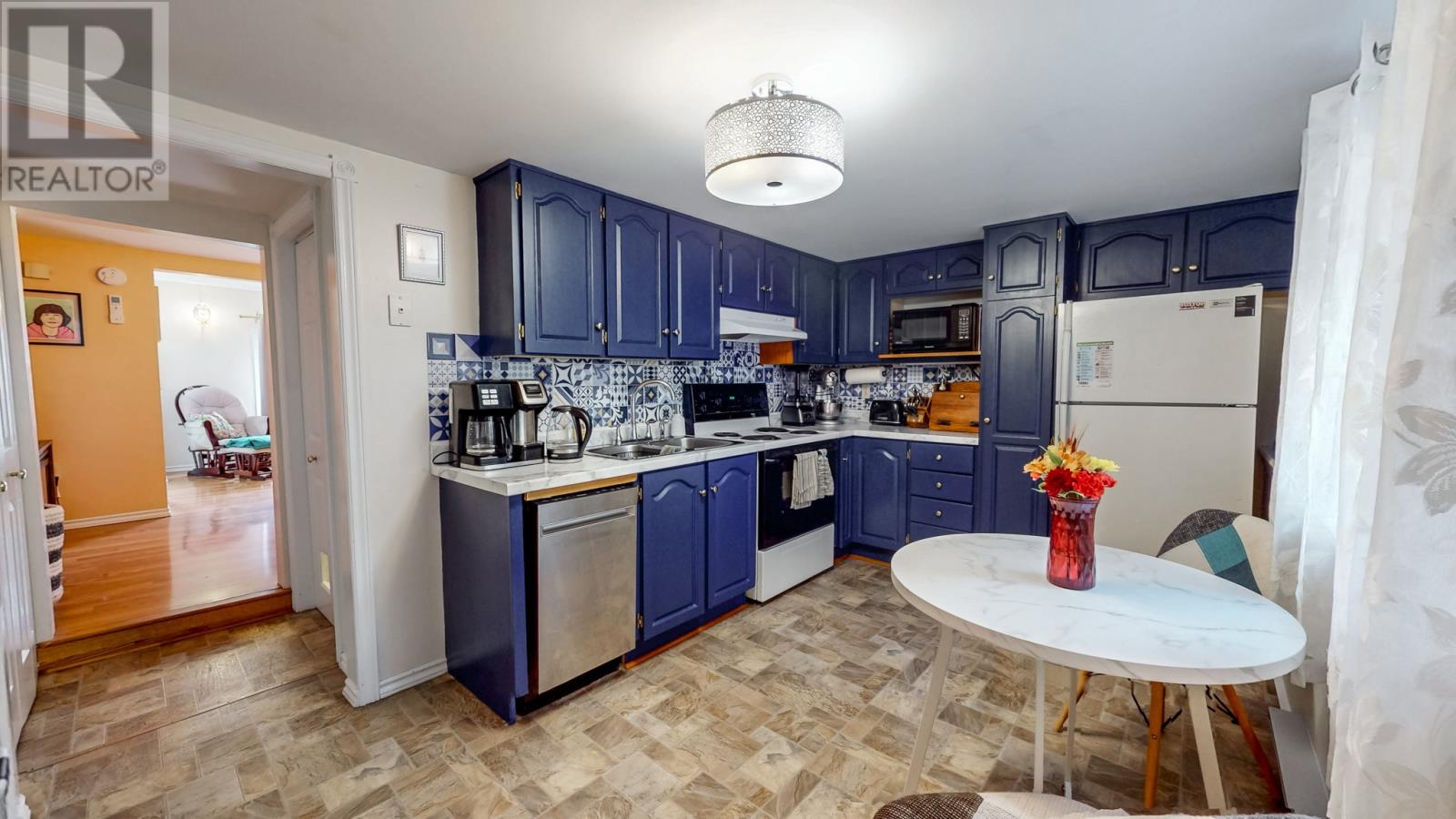 52 Cabot Street Property Photo 7