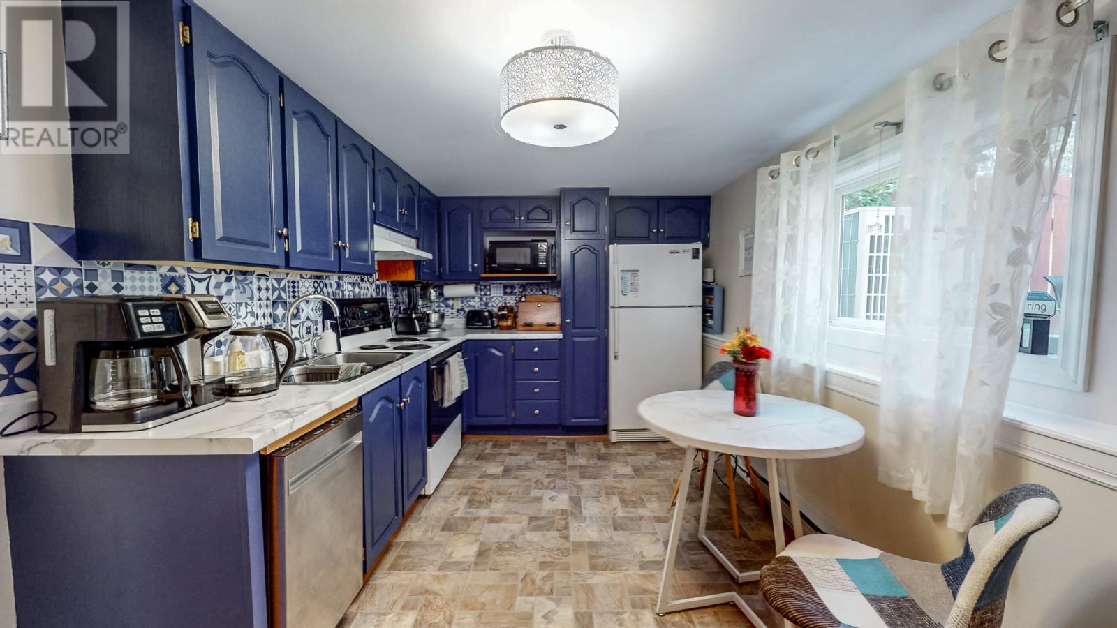 52 Cabot Street Property Photo 8