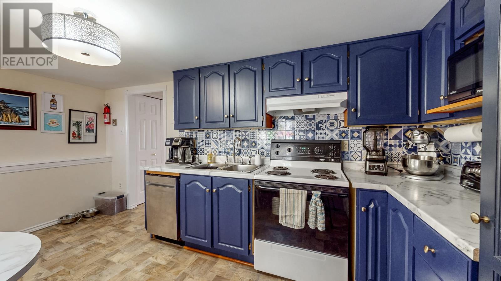 52 Cabot Street Property Photo 9