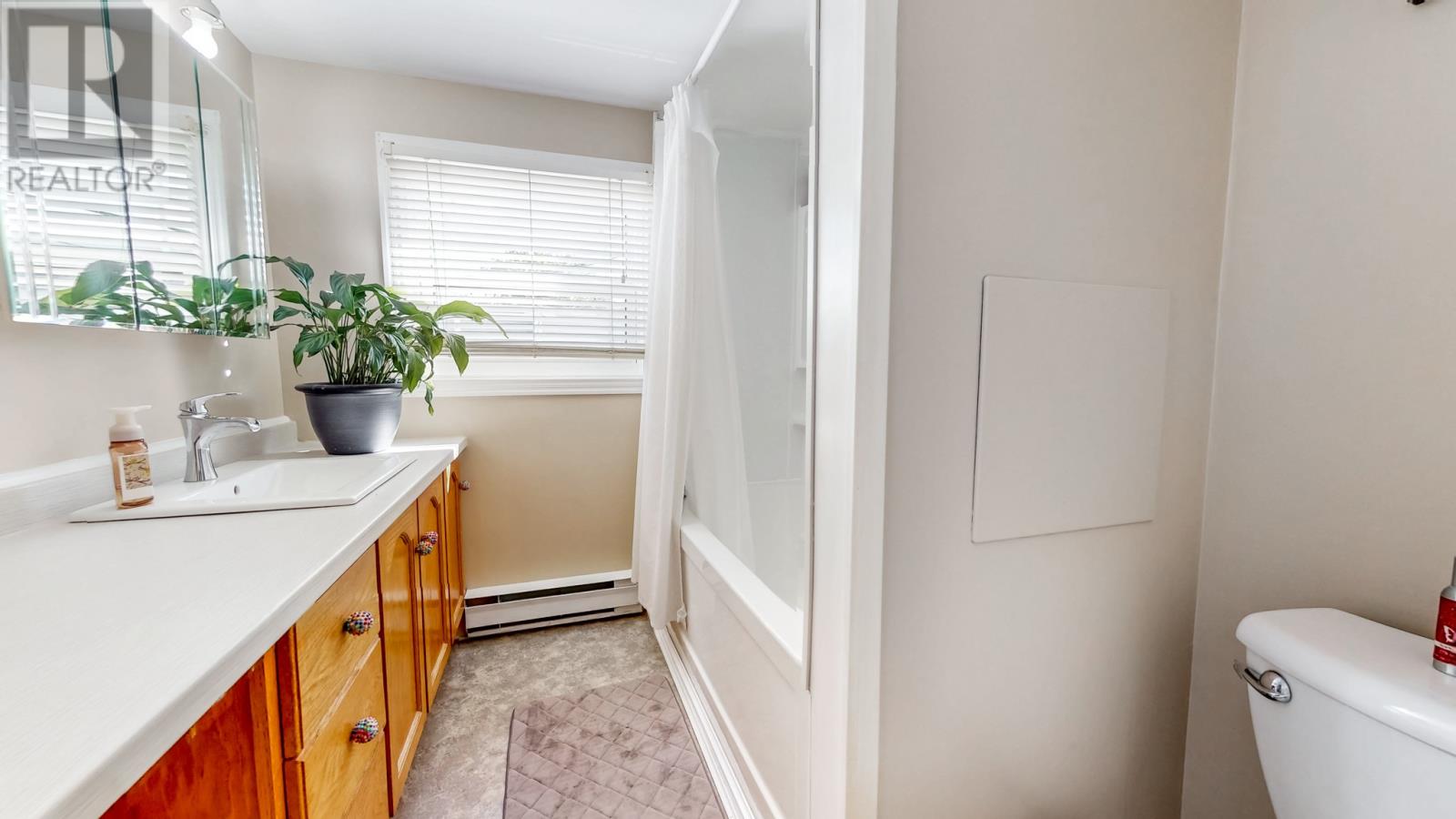 52 Cabot Street Property Photo 14