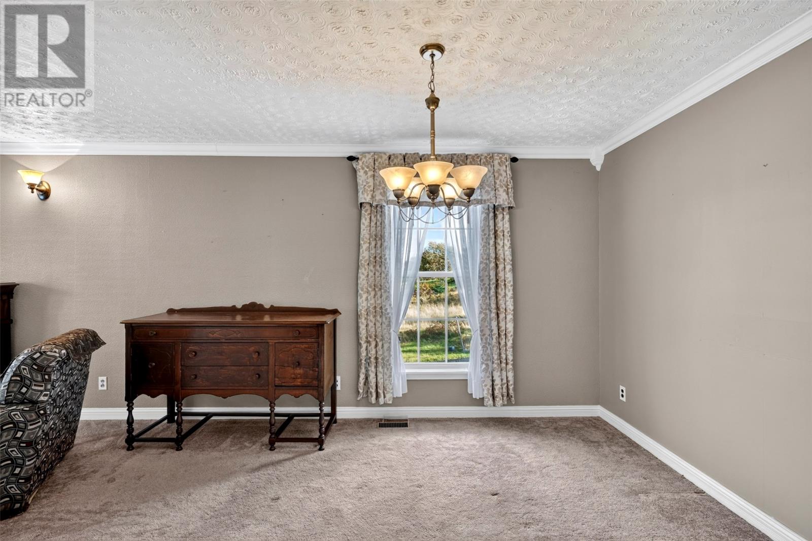 7 Pondside Hill Property Photo 17