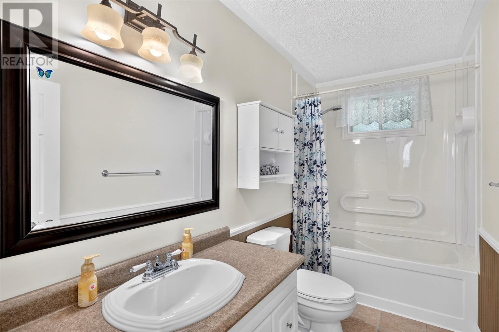 7 Pondside Hill Property Photo 23