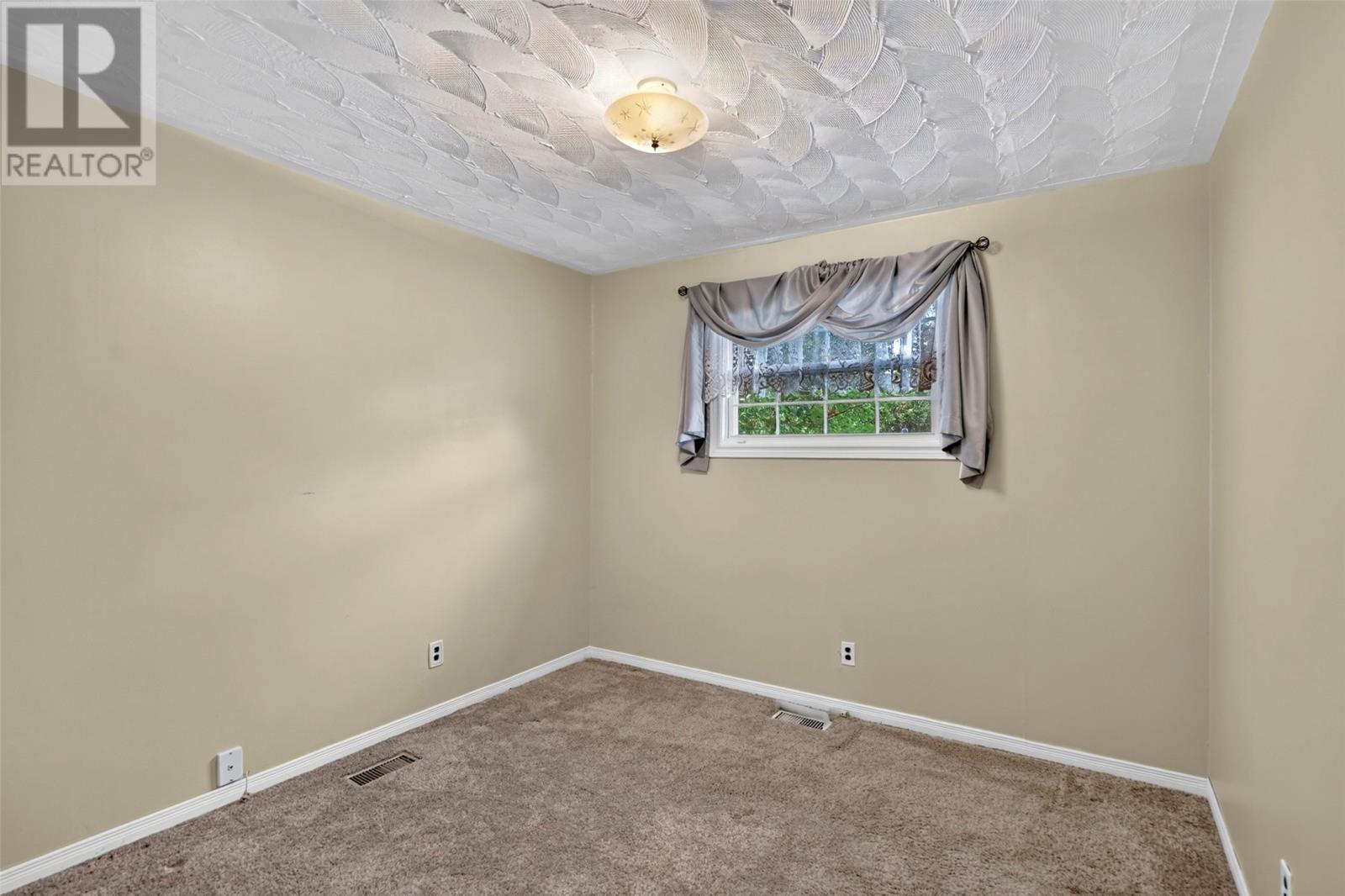 7 Pondside Hill Property Photo 26