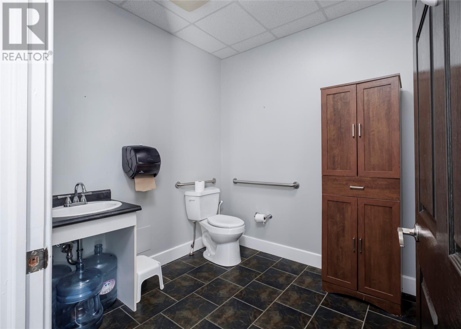 75 Airport Road Property Photo 13