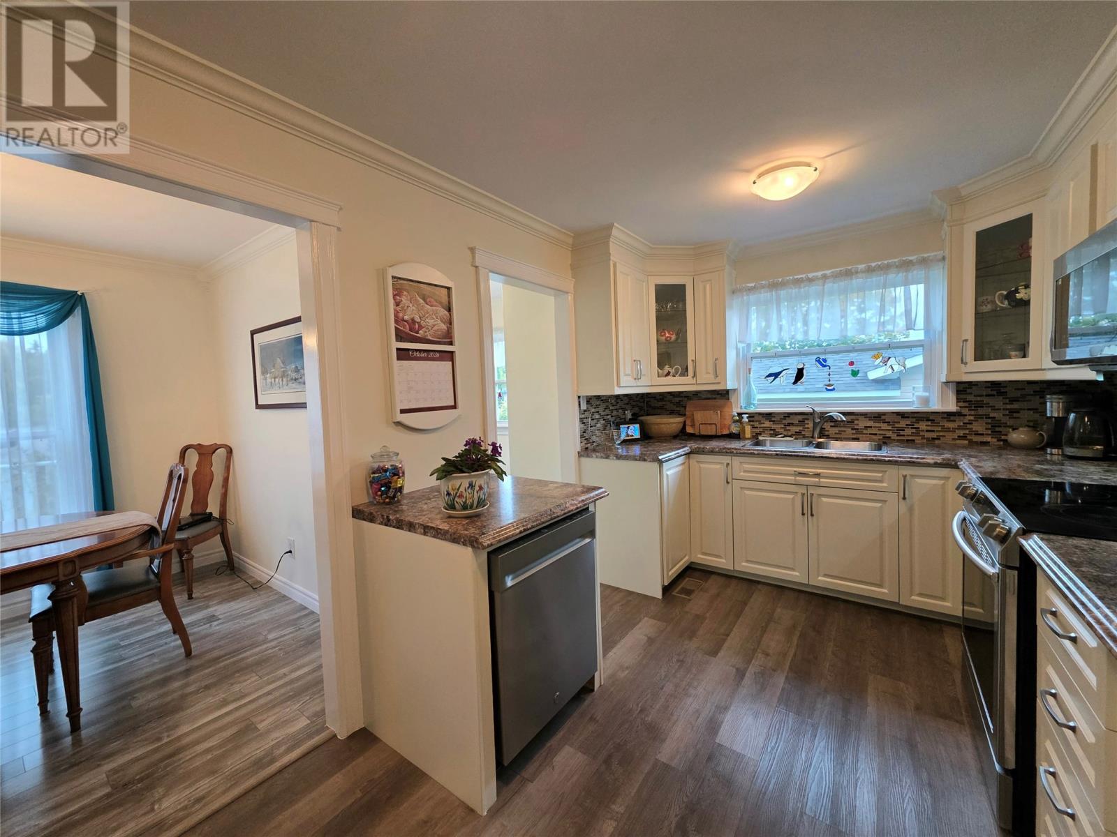 16 Pioneer Street Property Photo 9