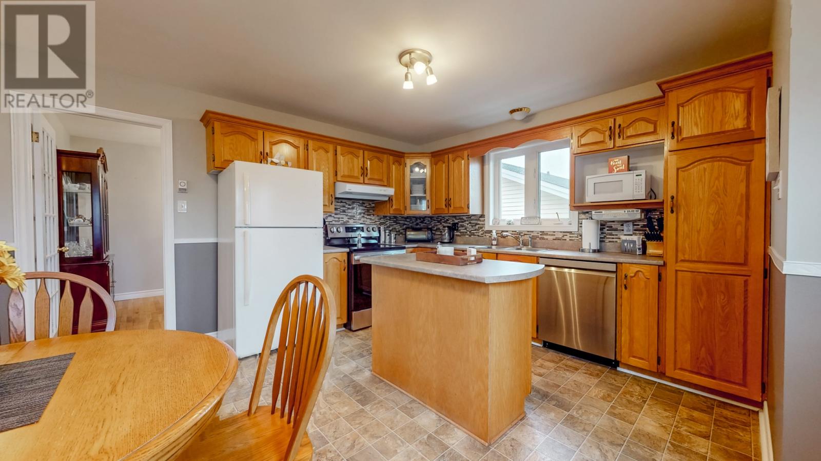6 Greenspond Drive Property Photo 9