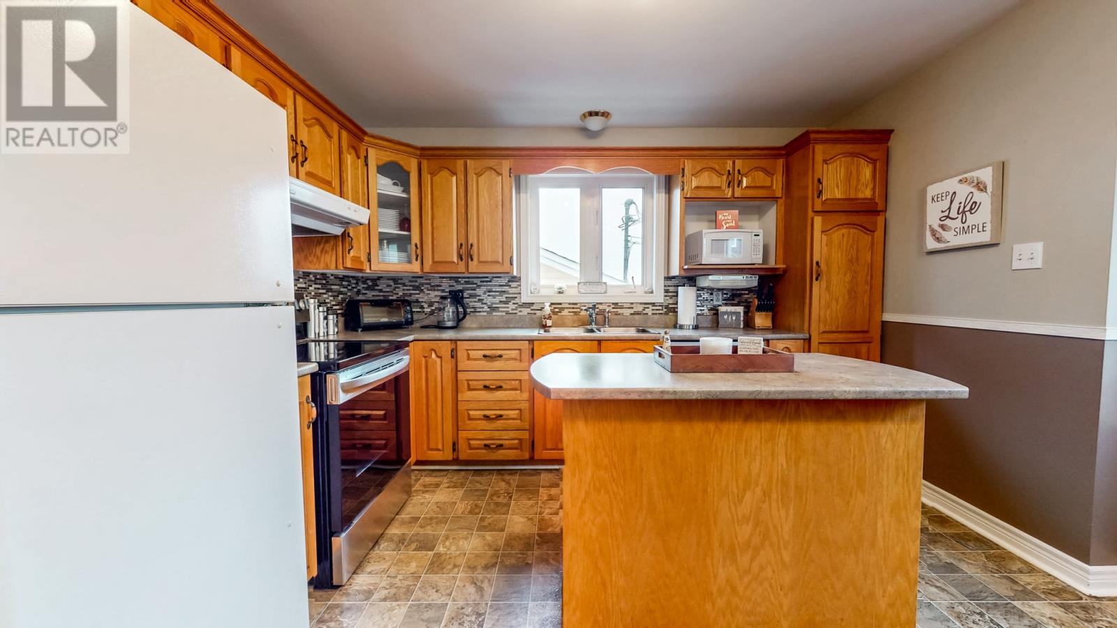 6 Greenspond Drive Property Photo 13