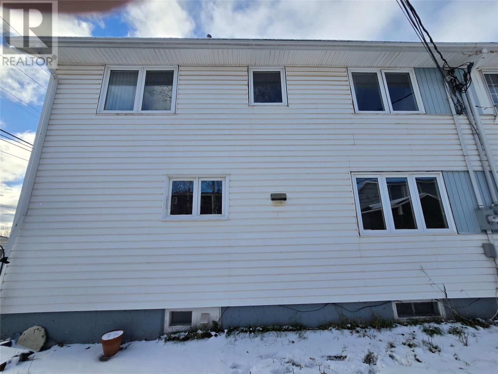 303 Carson Avenue Property Photo 4