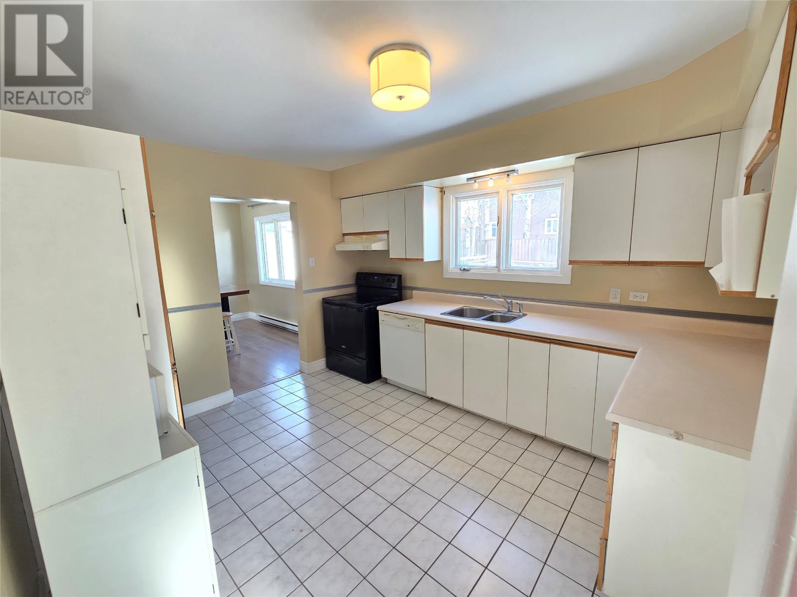 303 Carson Avenue Property Photo 10