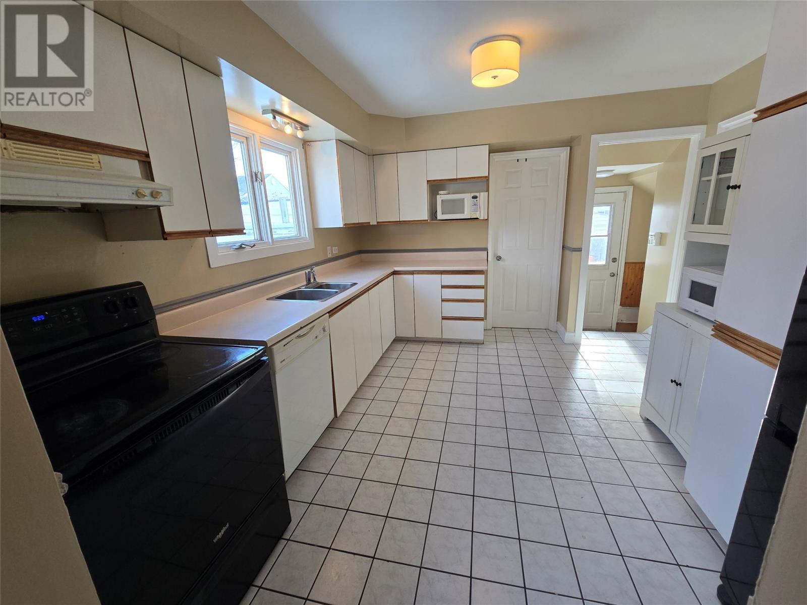 303 Carson Avenue Property Photo 11