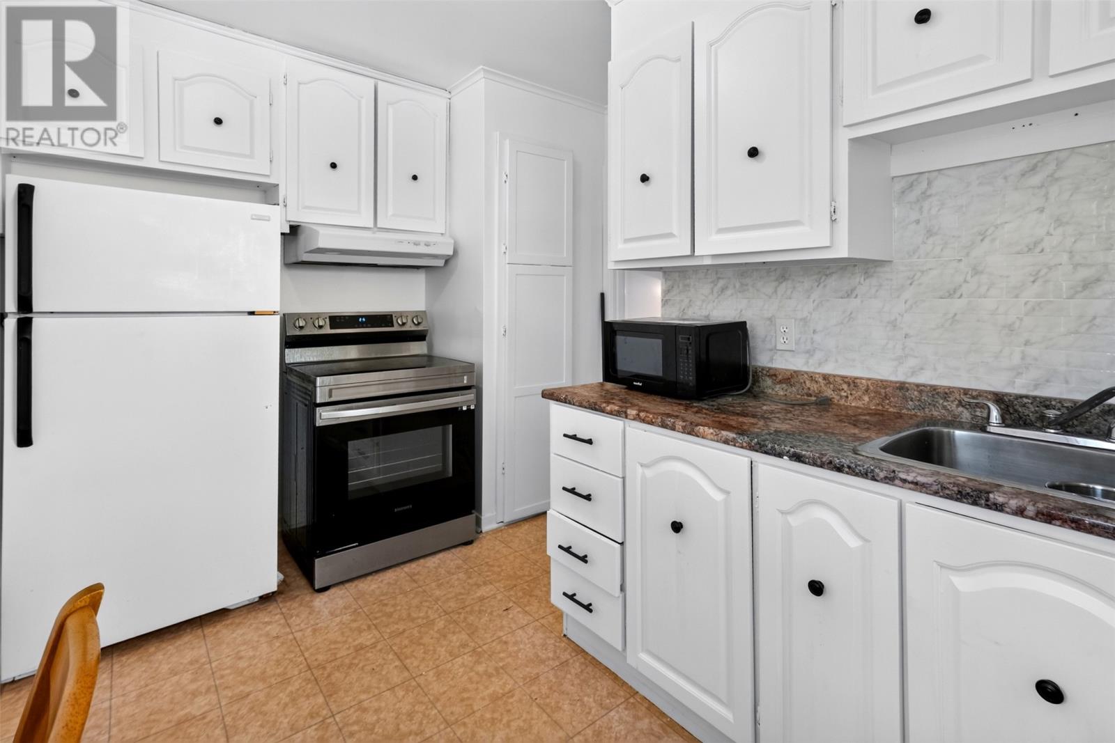 122 Empire Avenue Property Photo 6