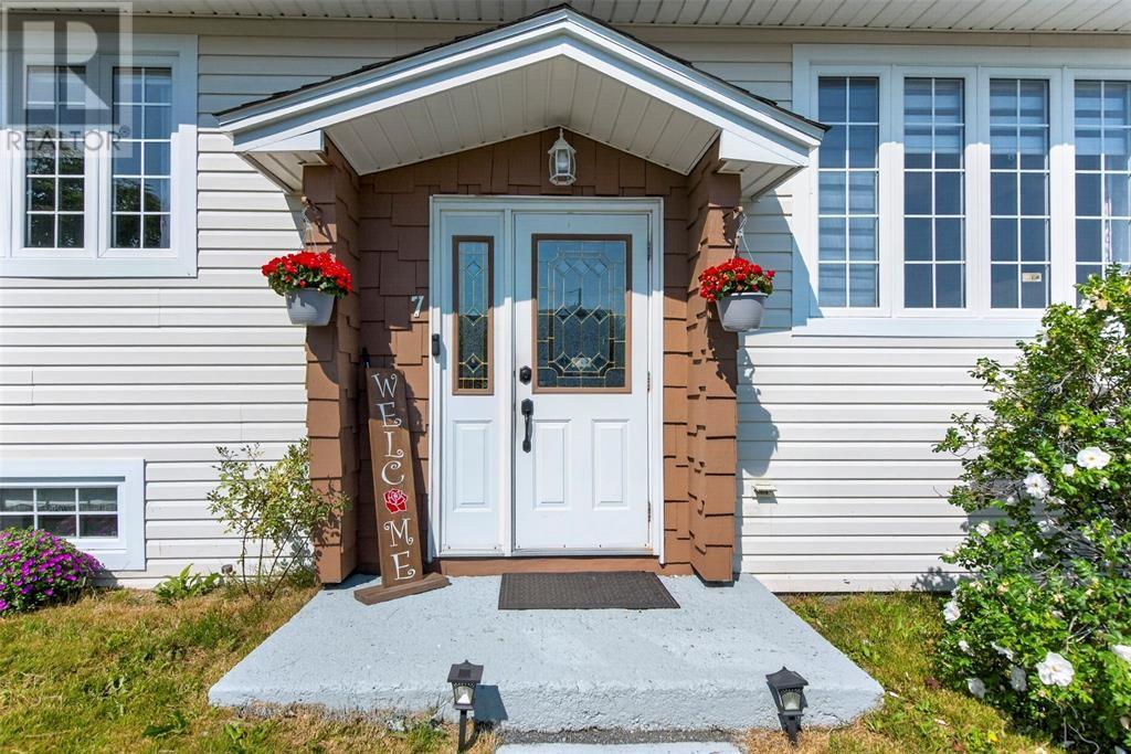 7 Leslie Street Property Photo 4