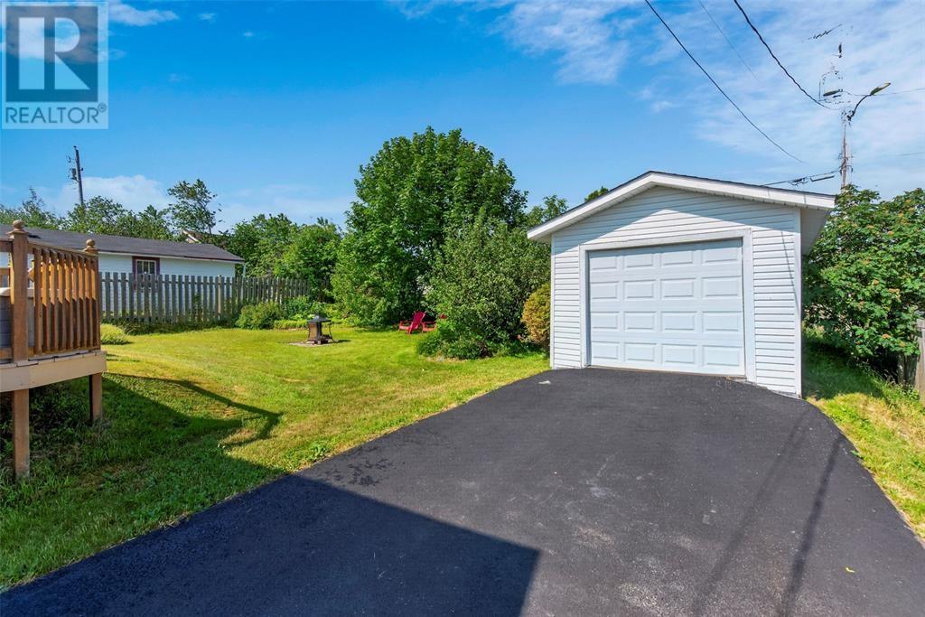 7 Leslie Street Property Photo 6