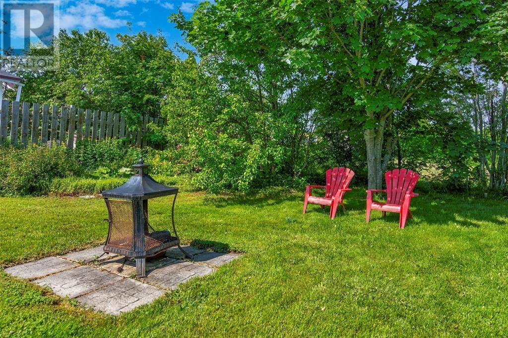 7 Leslie Street Property Photo 11