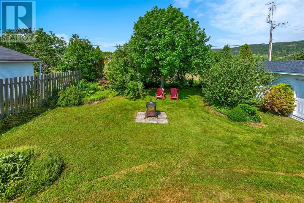 7 Leslie Street Property Photo 15