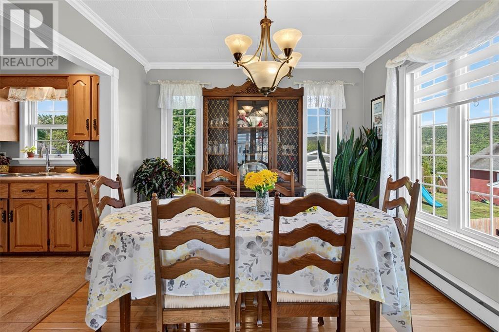 7 Leslie Street Property Photo 23