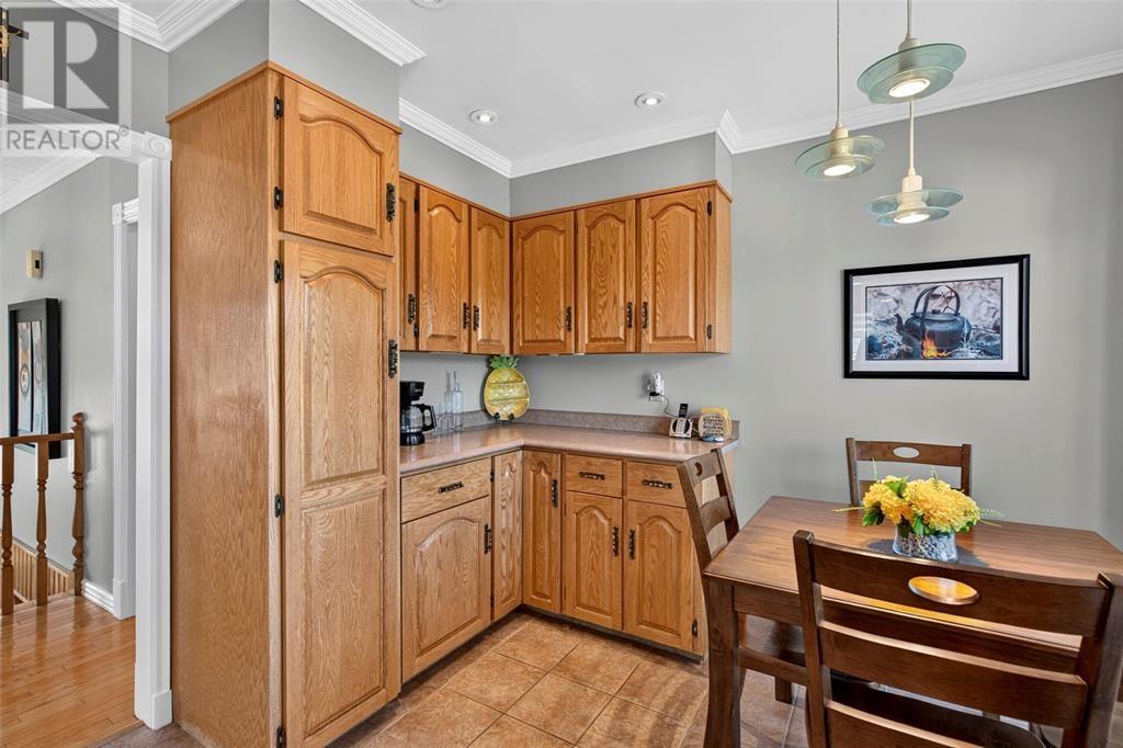 7 Leslie Street Property Photo 31