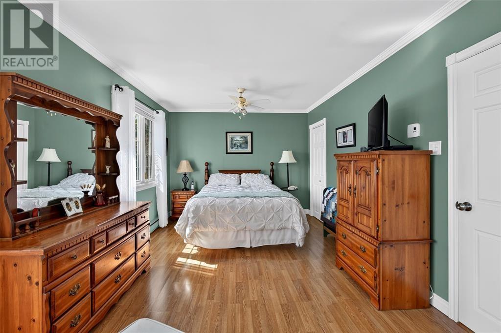 7 Leslie Street Property Photo 35