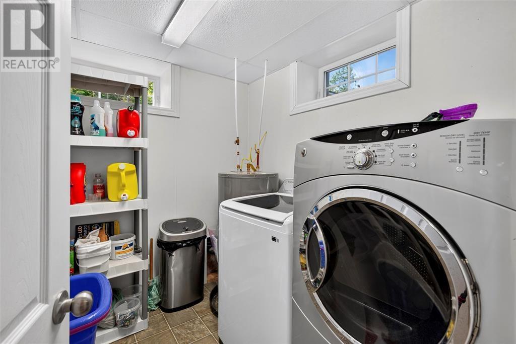 7 Leslie Street Property Photo 45