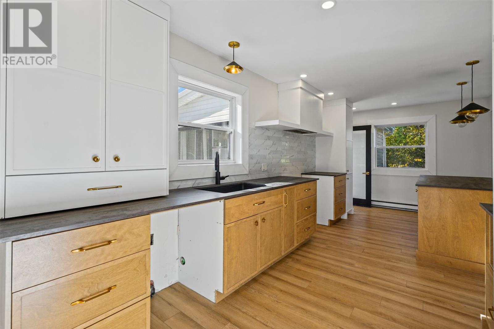 44-48 Beach Avenue Property Photo 11