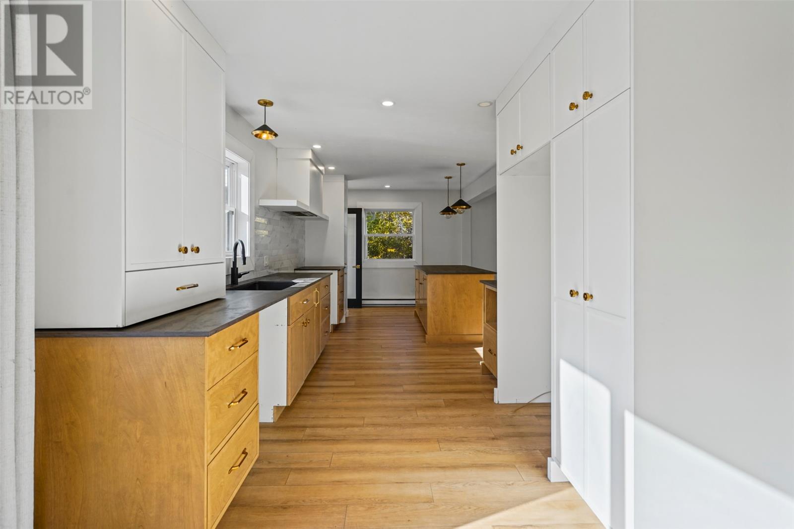 44-48 Beach Avenue Property Photo 15