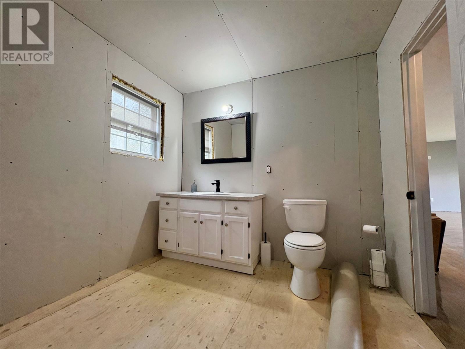 32 Main Street Property Photo 13