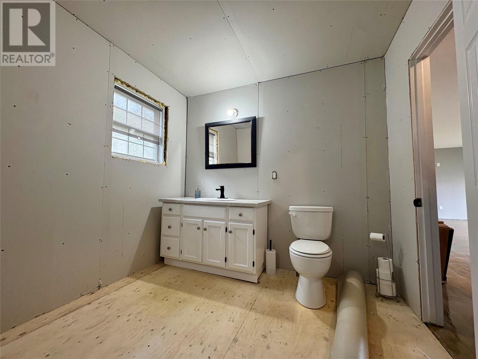 32 Main Street Property Photo 15