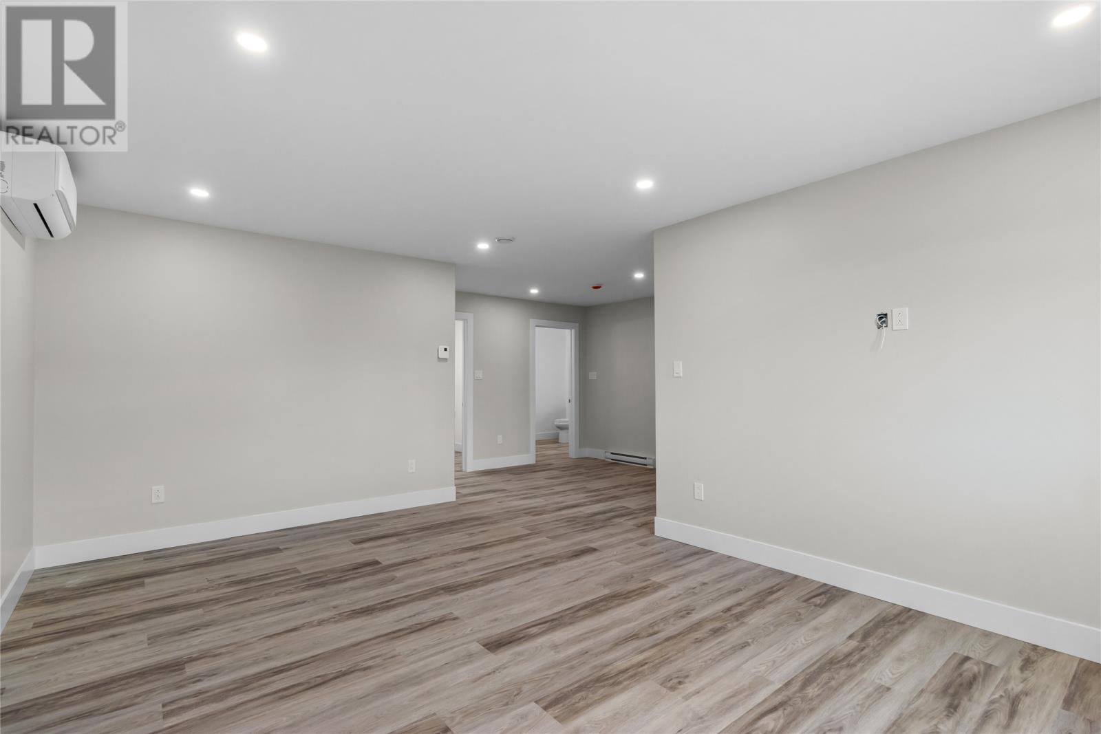 8 Mcgraths Road Property Photo 18