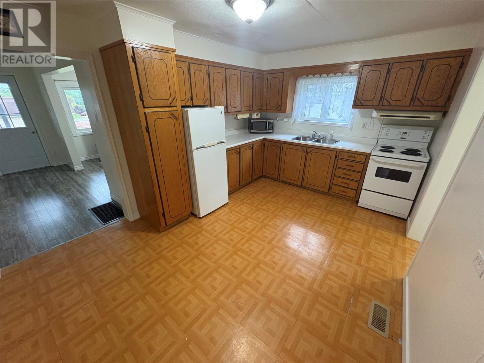 3 Davis Lane Property Photo 18