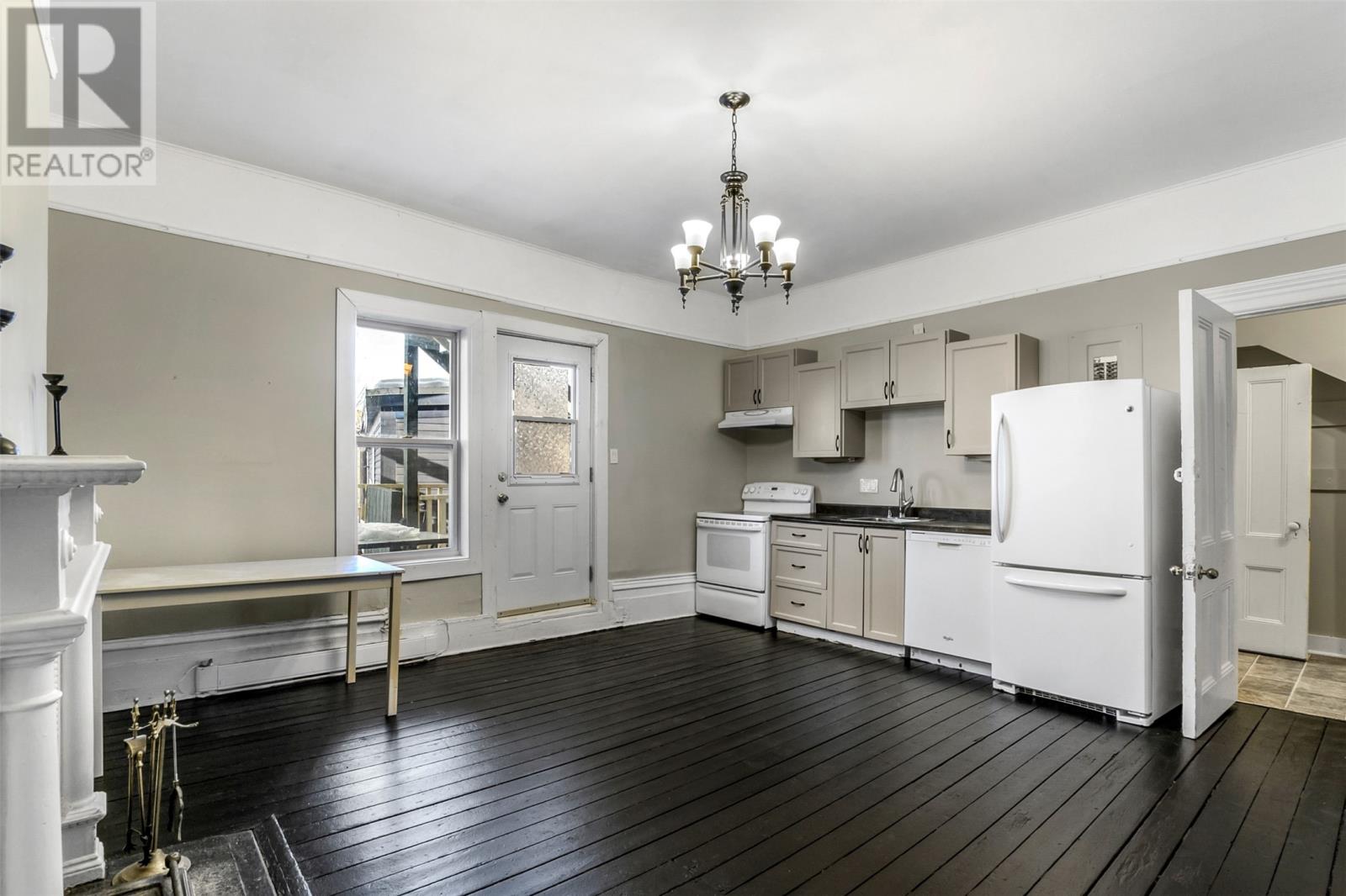 35 Queens Road Property Photo 7