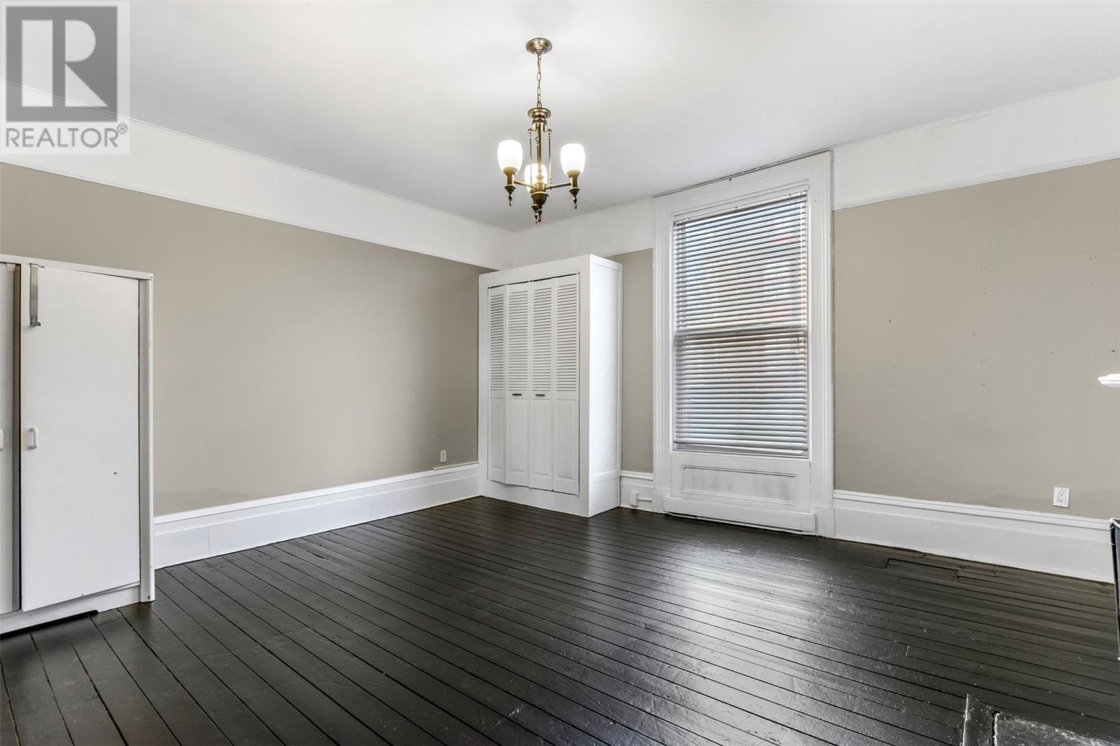 35 Queens Road Property Photo 10