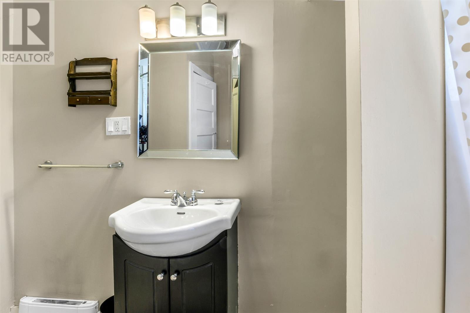 35 Queens Road Property Photo 12