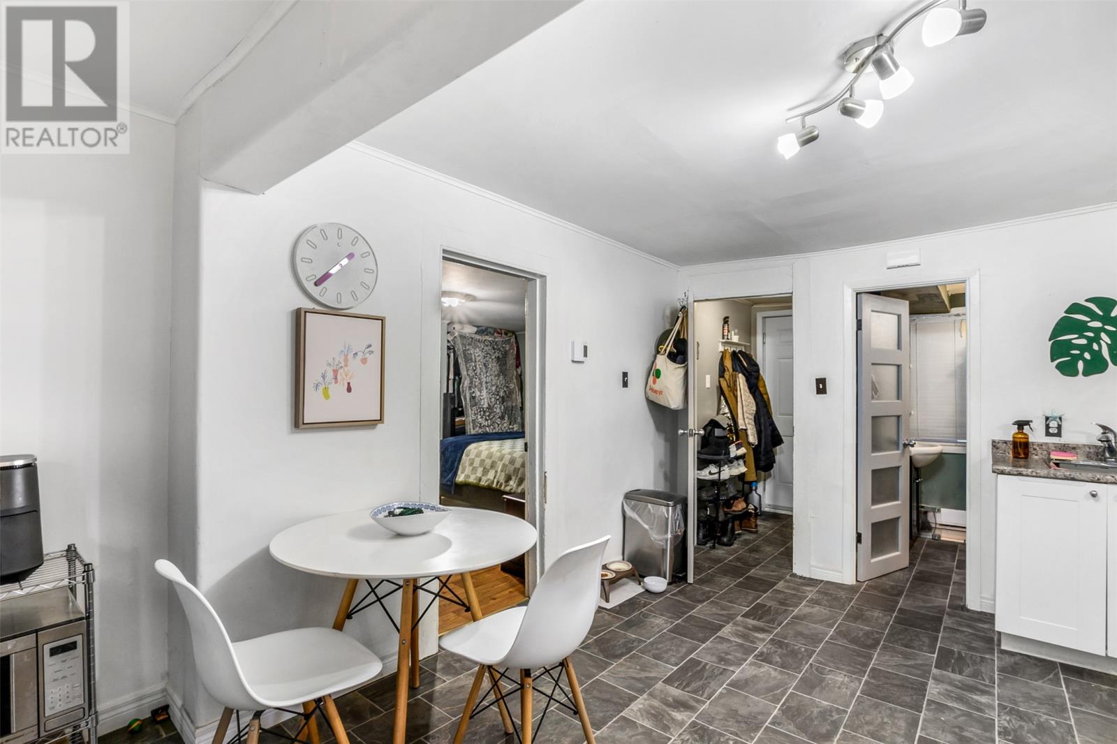 35 Queens Road Property Photo 32