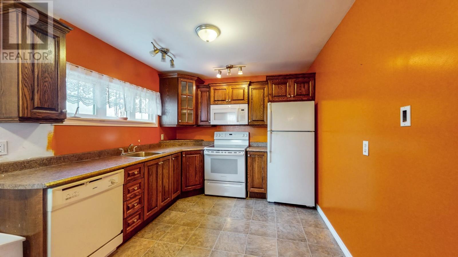 16 Irving Drive Property Photo 9