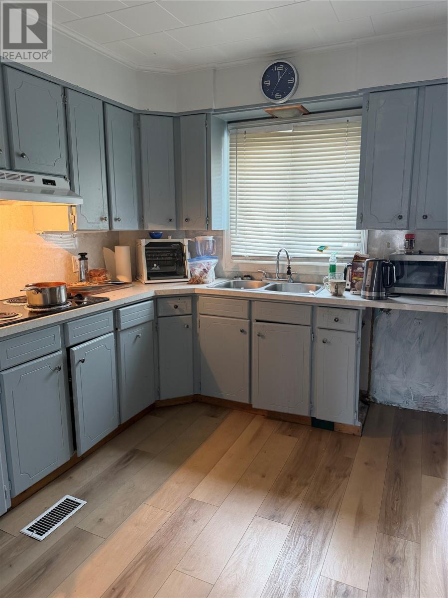 9 Fords Road Property Photo 10
