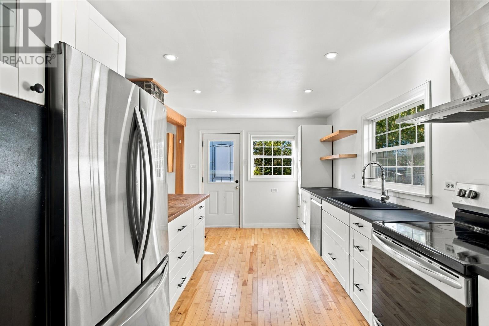 31 Smith Avenue Property Photo 6