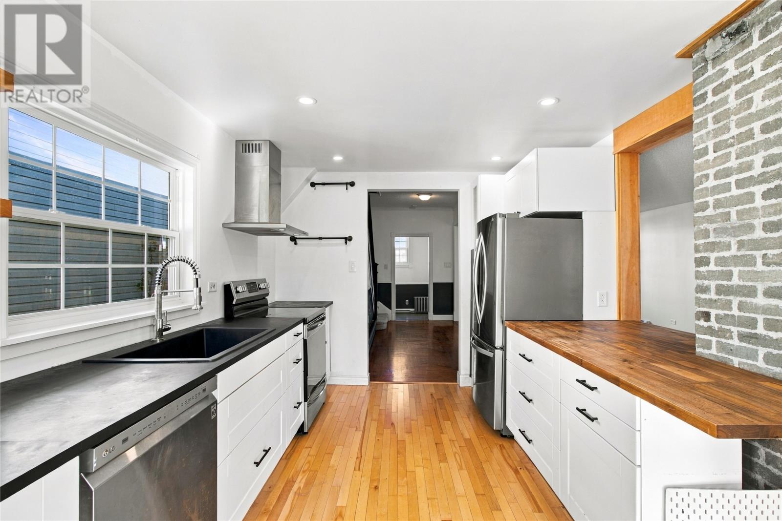 31 Smith Avenue Property Photo 8