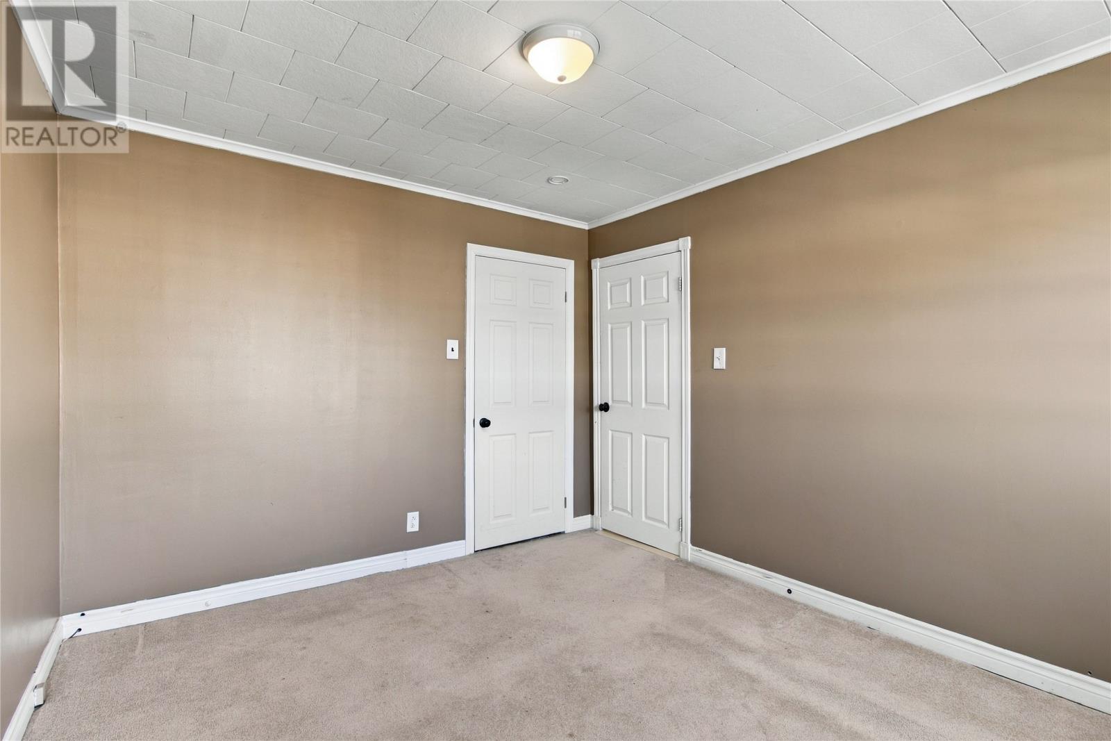 31 Smith Avenue Property Photo 22