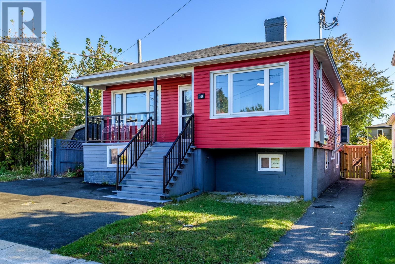 38 Smith Avenue Property Photo 1