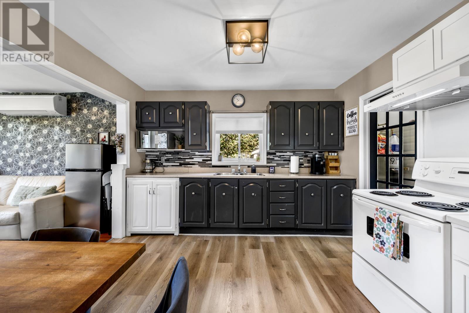 38 Smith Avenue Property Photo 13