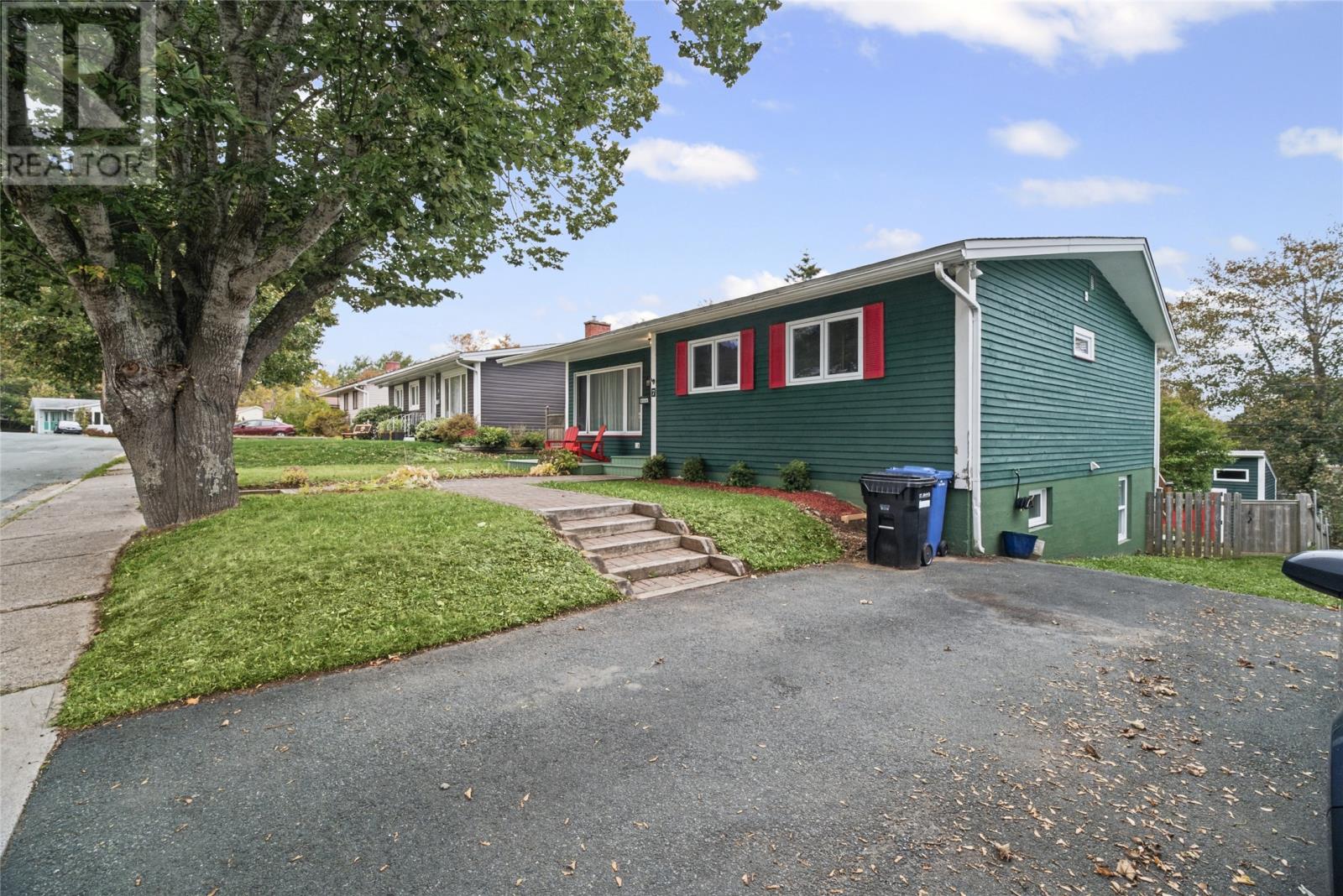 7 Macpherson Avenue Property Photo 4