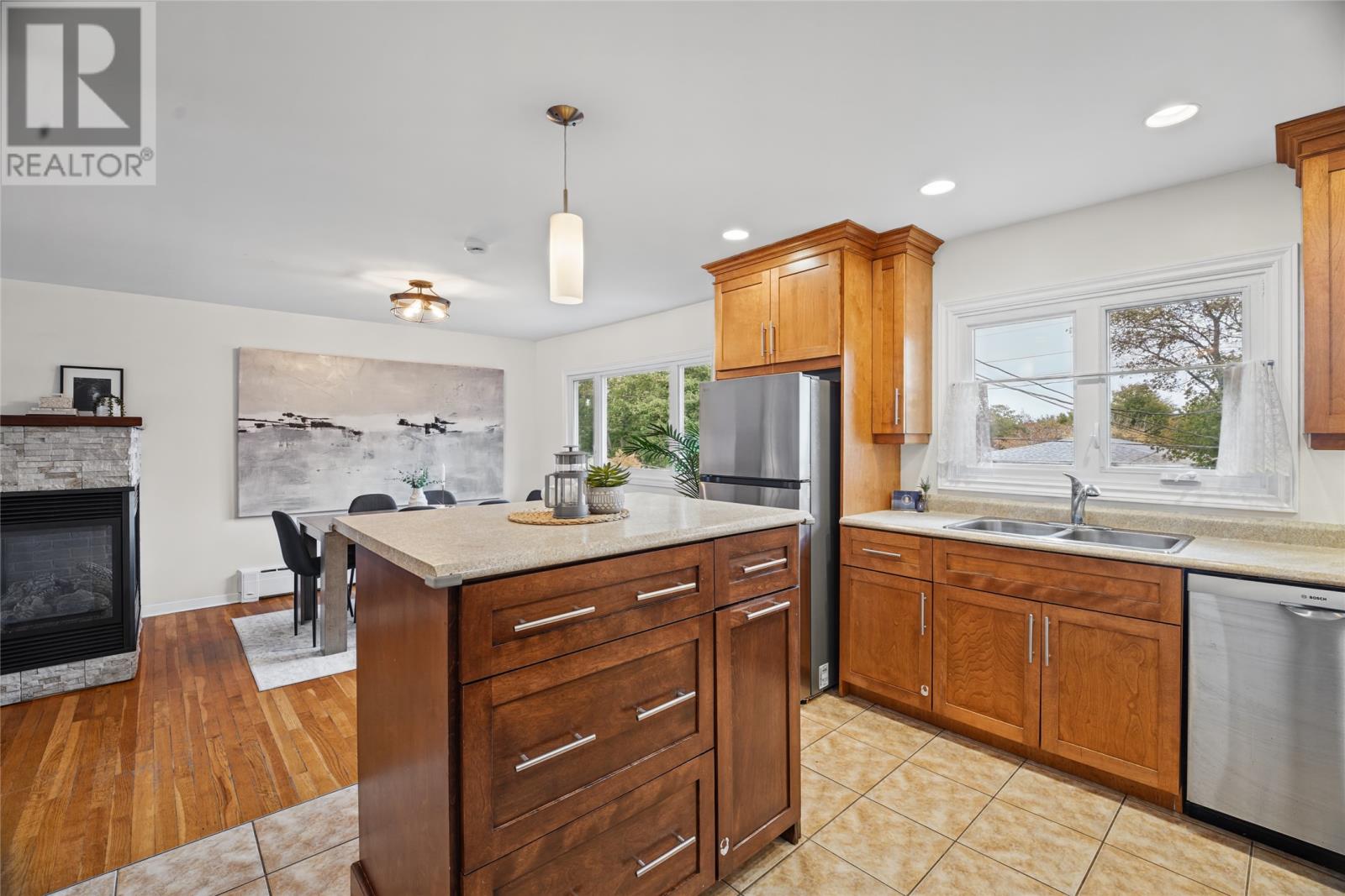 7 Macpherson Avenue Property Photo 14