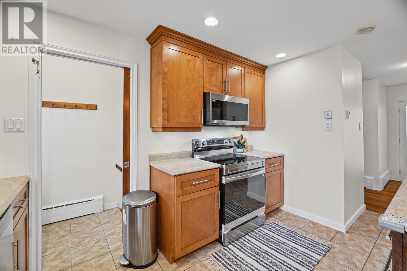 7 Macpherson Avenue Property Photo 17