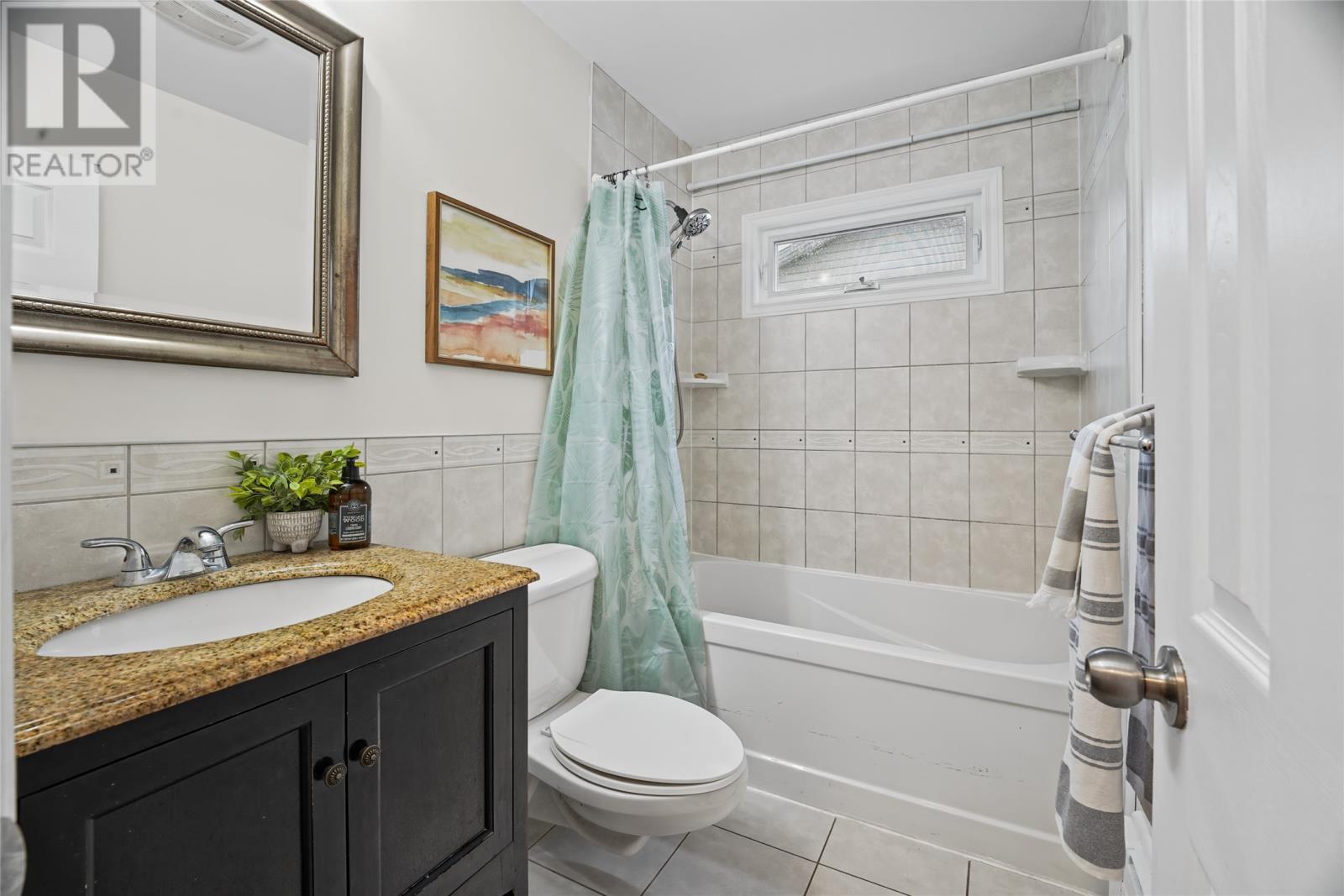 7 Macpherson Avenue Property Photo 20