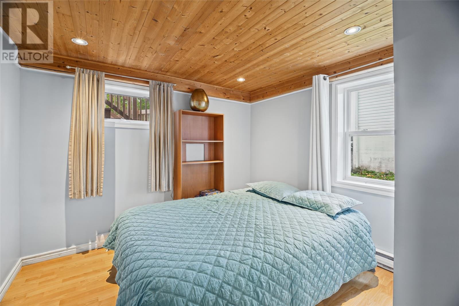 7 Macpherson Avenue Property Photo 25