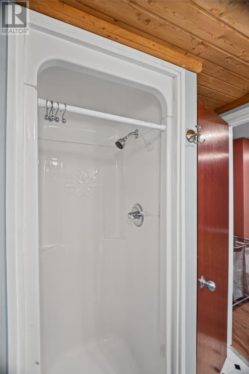 7 Macpherson Avenue Property Photo 27